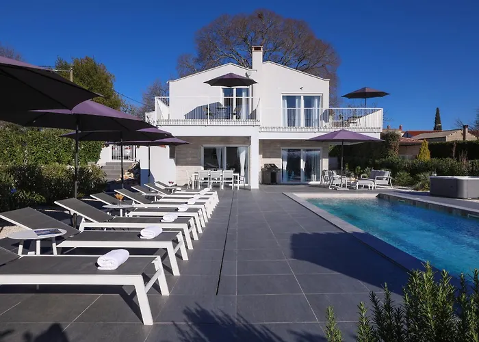 Casa Belladonna By Briskva Višnjan