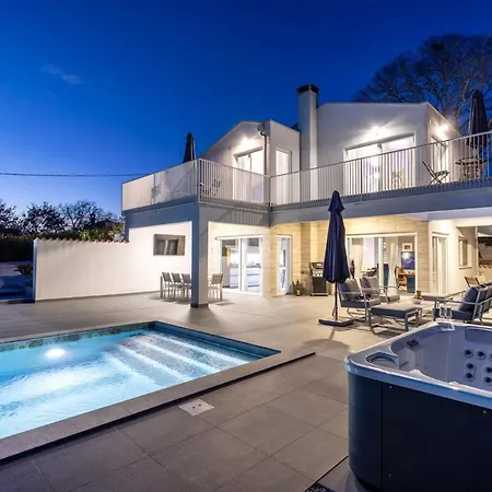 Villa Casa Belladonna By Briskva