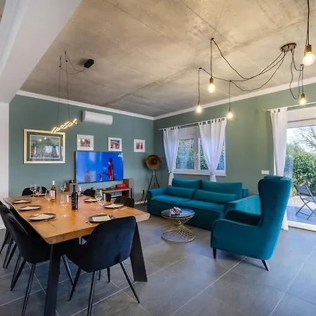 Casa Belladonna By Briskva *