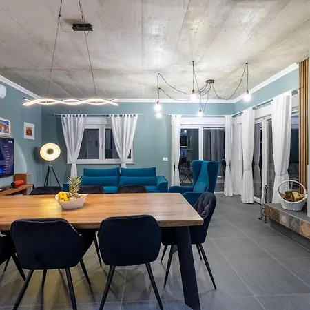 Casa Belladonna By Briskva Višnjan