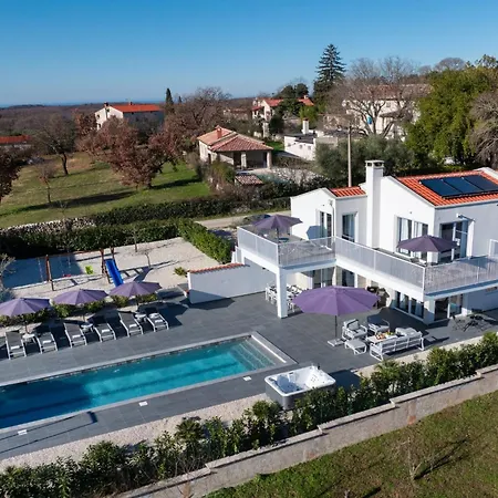 Villa Casa Belladonna By Briskva Višnjan